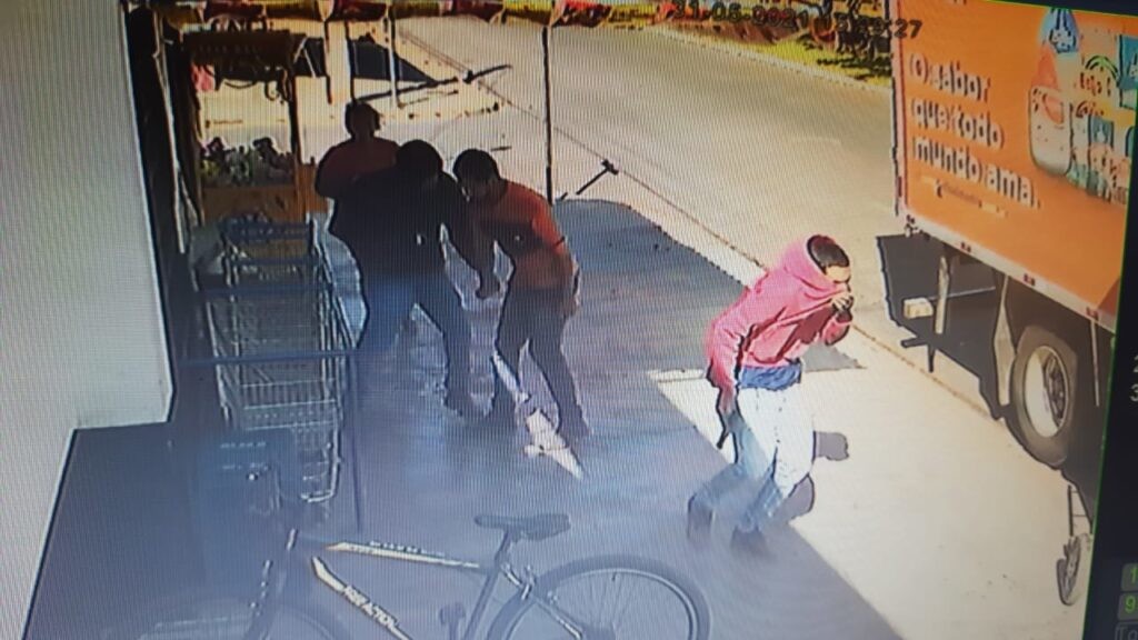 foto-tentativa-de-assalto-a-caminhao-de-entregas-1024x576-1