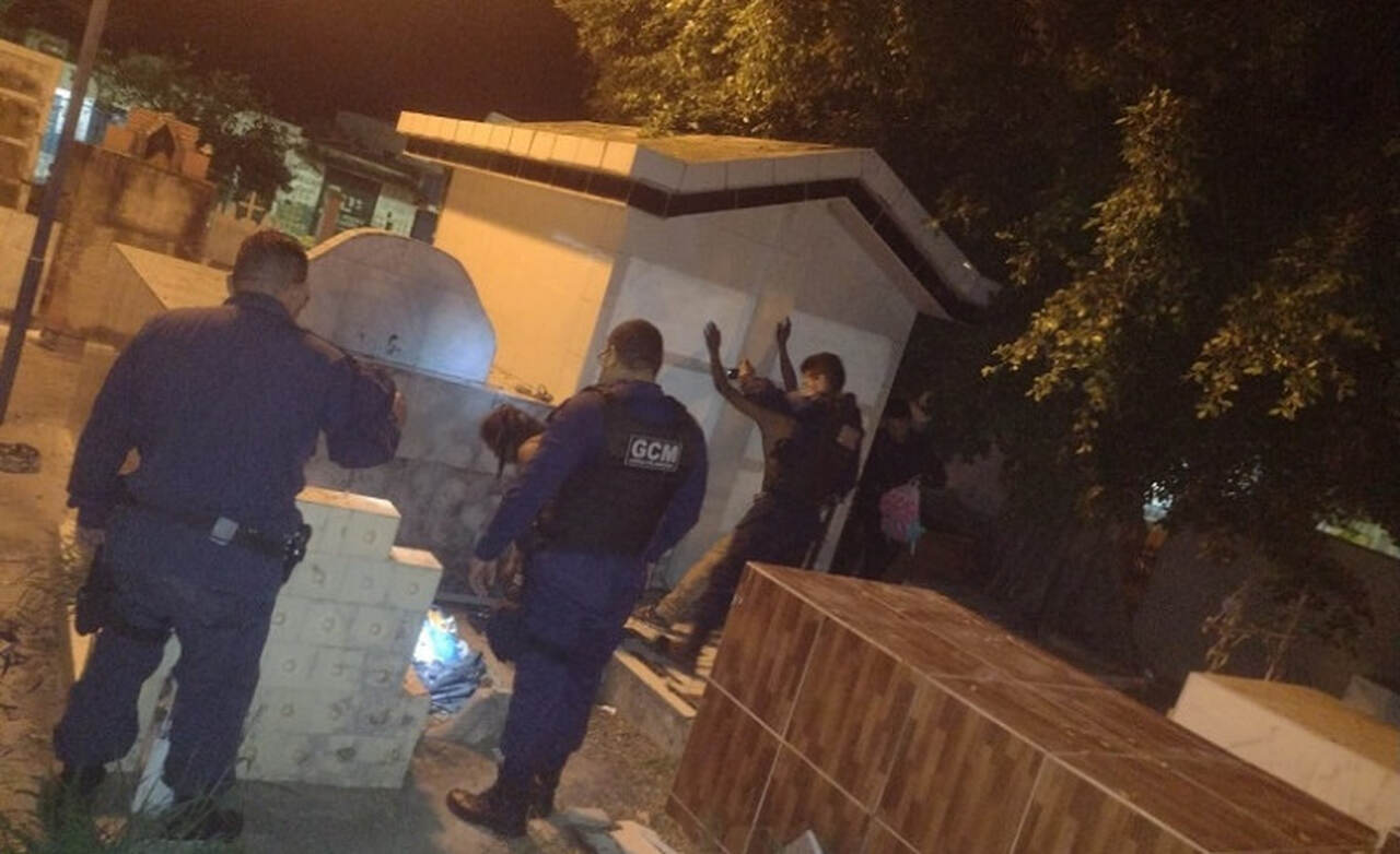 000cemiterio_Easy-Resize.com_ (1)