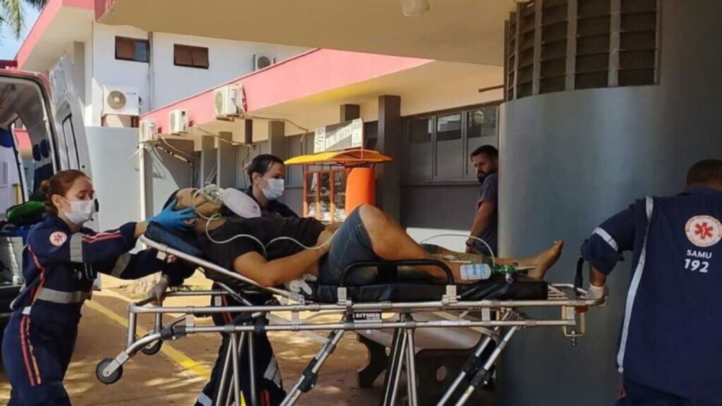 Suspeito chegou a ser socorrido, mas morreu no hospital (Foto: Osvando Duarte, Dourados News)