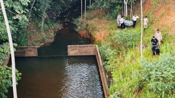 corpo-jovem-20-anos-lago