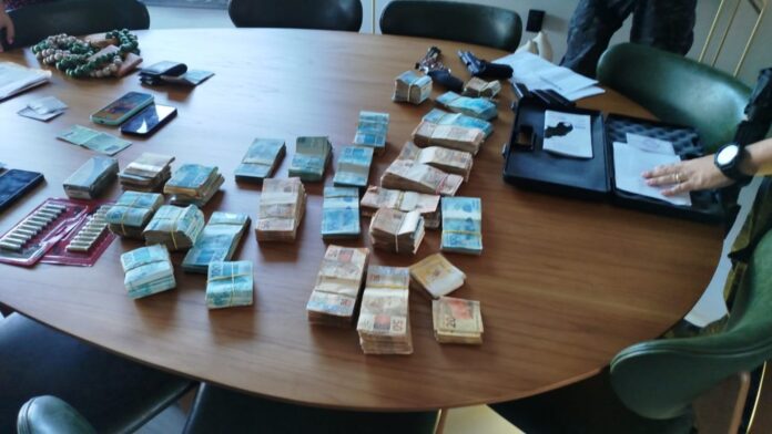 MixCollage-07-Nov-2025-09-36-AM-639 (1)