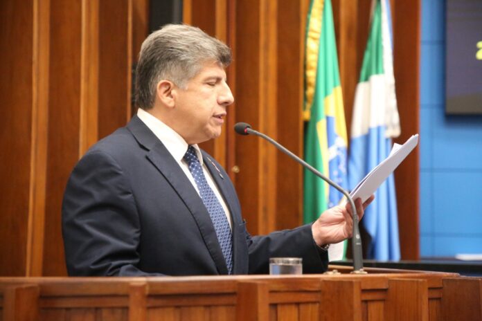 photo_4904823678642621228_y