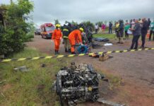 Mãe e filha de 3 anos morrem em acidente com três veículos na BR-487 em MS