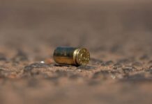 Moradora ouve tiros e encontra homem morto no meio da rua em Naviraí