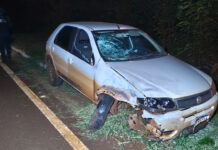 Colisão frontal entre mata motociclista e deixa idosa em estado grave