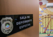 Durante conversa sobre menstruação, mãe descobre que filhas de 4 e 11 anos são estupradas por pai e tio