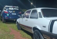 Motorista sem CNH transforma Chevette em carro de fuga, coloca filha em risco e acaba preso em São Gabriel do Oeste